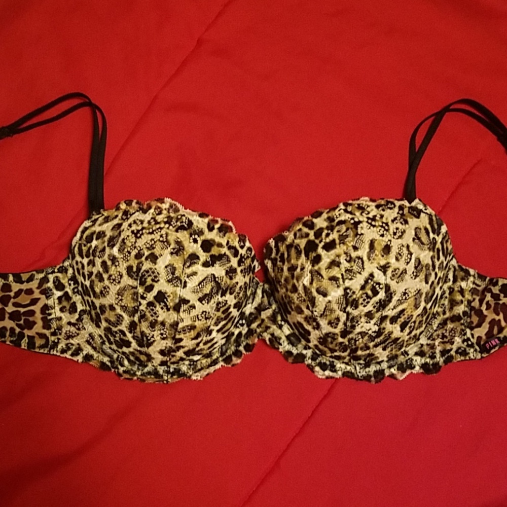 ⚠️SOLD on M⚠️Victoria's Secret PINK Push-Up Bra